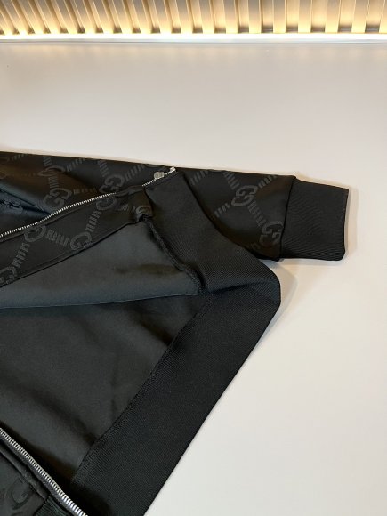 Gucci - Мужской спортивный костюм DF_2609GU9 Gucci - Мужской спортивный костюм DF_2609GU9