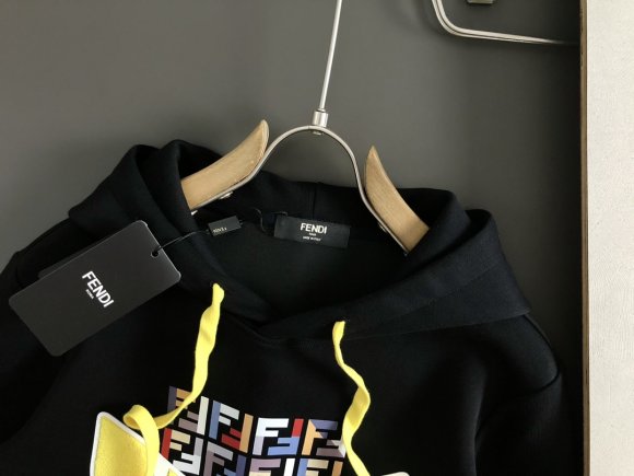 Fendi - Мужская кофта свитер кардиган CF_0910FE12 Fendi - Мужская кофта свитер кардиган CF_0910FE12