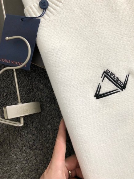 Louis Vuitton - Мужская кофта свитер DF_1401LV1 Louis Vuitton - Мужская кофта свитер DF_1401LV1