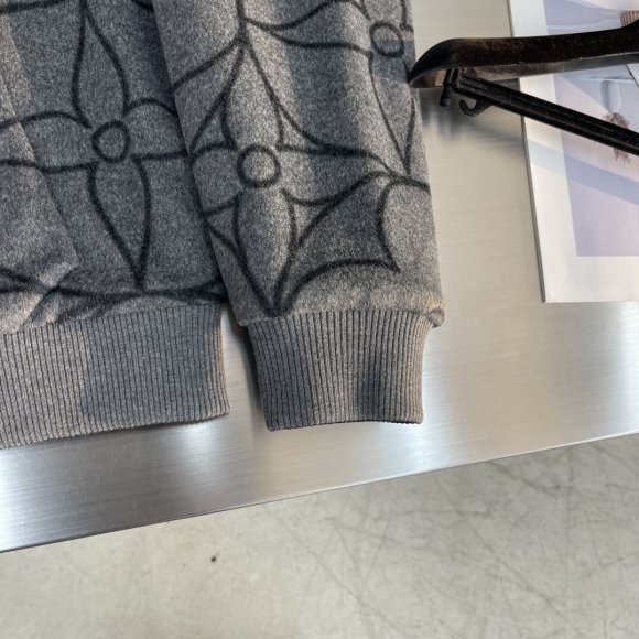 Louis Vuitton - Мужская шерстяная двусторонняя кофта куртка TJ_0612LV4 Louis Vuitton - Мужская шерстяная двусторонняя кофта куртка TJ_0612LV4