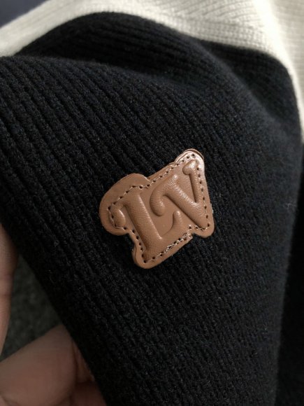 Louis Vuitton - Мужская кофта свитер DF_1401LV2 Louis Vuitton - Мужская кофта свитер DF_1401LV2