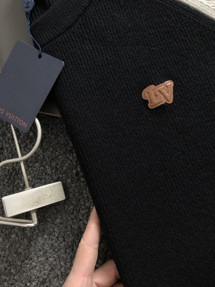 Louis Vuitton - Мужская кофта свитер DF_1401LV2 Louis Vuitton - Мужская кофта свитер DF_1401LV2