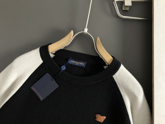 Louis Vuitton - Мужская кофта свитер DF_1401LV2 Louis Vuitton - Мужская кофта свитер DF_1401LV2