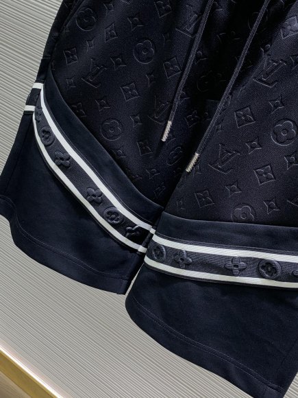Louis Vuitton - Мужские шорты TI_0407LV3 Louis Vuitton - Мужские шорты TI_0407LV3