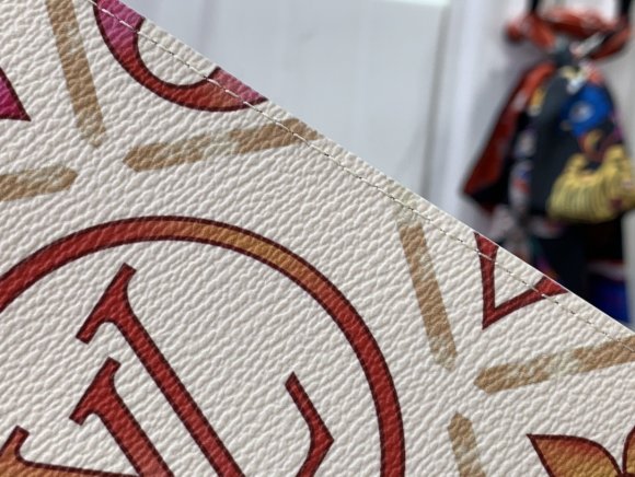 Louis Vuitton By The Pool - Обложка для паспорта LG_2108LV1 Louis Vuitton By The Pool - Обложка для паспорта LG_2108LV1