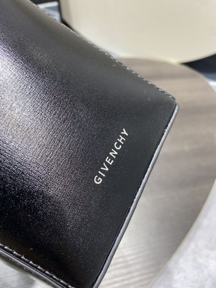 Givenchy Cut Out Сумка мешок GI_3107GI1