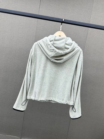 Prada - Женский спортивный костюм PR_2410PR2