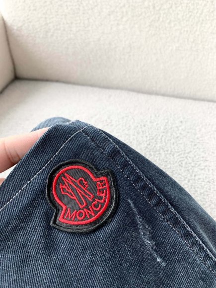 Moncler - Мужские штаны джинсы DF_1101MO11 Moncler - Мужские штаны джинсы DF_1101MO11