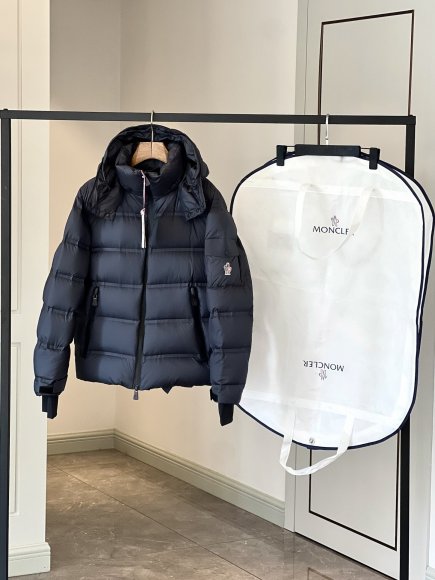 Moncler - Мужская куртка пуховик TI_1111MO8 Moncler - Мужская куртка пуховик TI_1111MO8