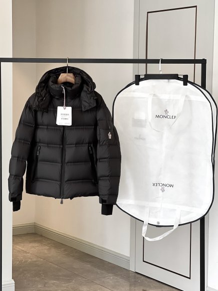 Moncler - Мужская куртка пуховик TI_1111MO8 Moncler - Мужская куртка пуховик TI_1111MO8