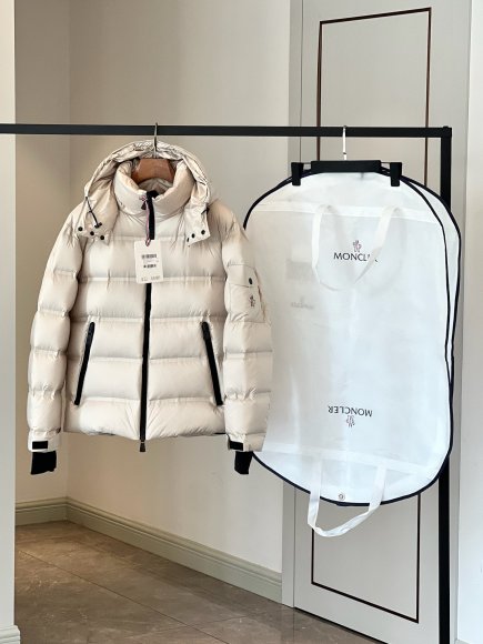 Moncler - Мужская куртка пуховик TI_1111MO8 Moncler - Мужская куртка пуховик TI_1111MO8