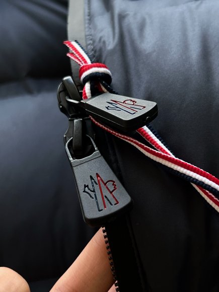 Moncler - Мужская куртка пуховик TI_1111MO8 Moncler - Мужская куртка пуховик TI_1111MO8