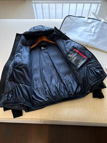 Moncler - Мужская куртка пуховик TI_1111MO8 Moncler - Мужская куртка пуховик TI_1111MO8