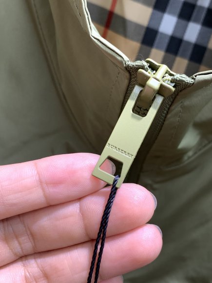 Burberry - Мужская куртка ветровка TI_2408BU1 Burberry - Мужская куртка ветровка TI_2408BU1