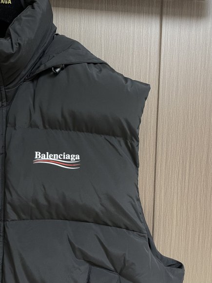 Balenciaga - Мужской жилет пуховик DZ_2509BA3