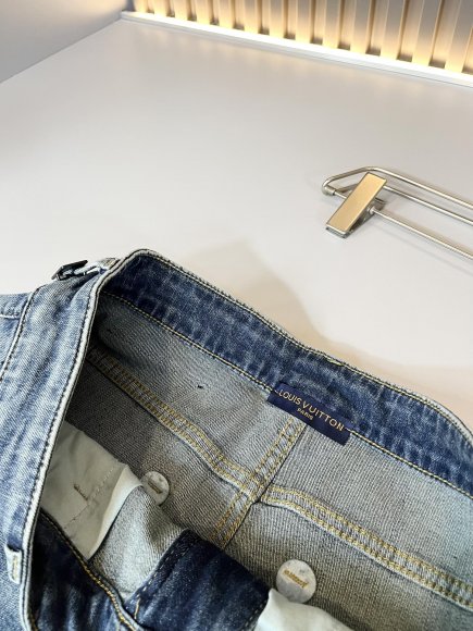 Louis Vuitton - Мужские штаны джинсы DF_3005LV10 Louis Vuitton - Мужские штаны джинсы DF_3005LV10