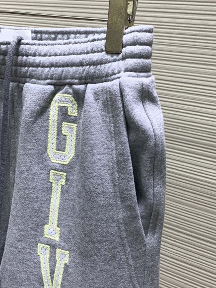 Givenchy - Мужские шорты TI_0407GI5 Givenchy - Мужские шорты TI_0407GI5