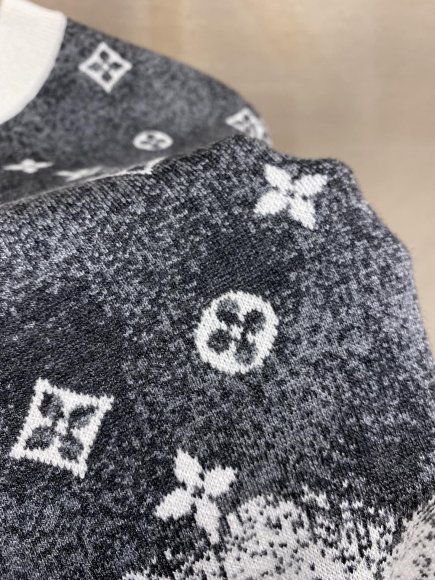 Louis Vuitton - Мужская кофта свитер DZ_2810LV3 Louis Vuitton - Мужская кофта свитер DZ_2810LV3