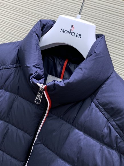 Moncler - Мужской жилет пуховик TI_2211MO10 Moncler - Мужской жилет пуховик TI_2211MO10