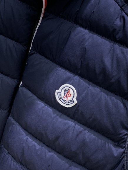 Moncler - Мужской жилет пуховик TI_2211MO10 Moncler - Мужской жилет пуховик TI_2211MO10