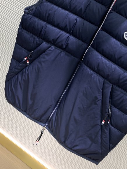 Moncler - Мужской жилет пуховик TI_2211MO10 Moncler - Мужской жилет пуховик TI_2211MO10