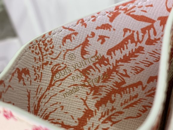 Louis Vuitton By The Pool - Кошелек держатель для карт LG_2108LV4 Louis Vuitton By The Pool - Кошелек держатель для карт LG_2108LV4