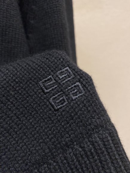 Givenchy - Мужская шерстяная кофта свитер DZ_0911GI1 Givenchy - Мужская шерстяная кофта свитер DZ_0911GI1