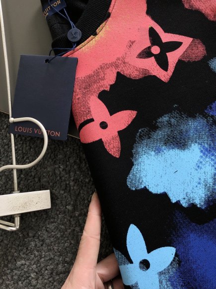 Louis Vuitton - Мужская кофта свитер DF_1101LV15 Louis Vuitton - Мужская кофта свитер DF_1101LV15