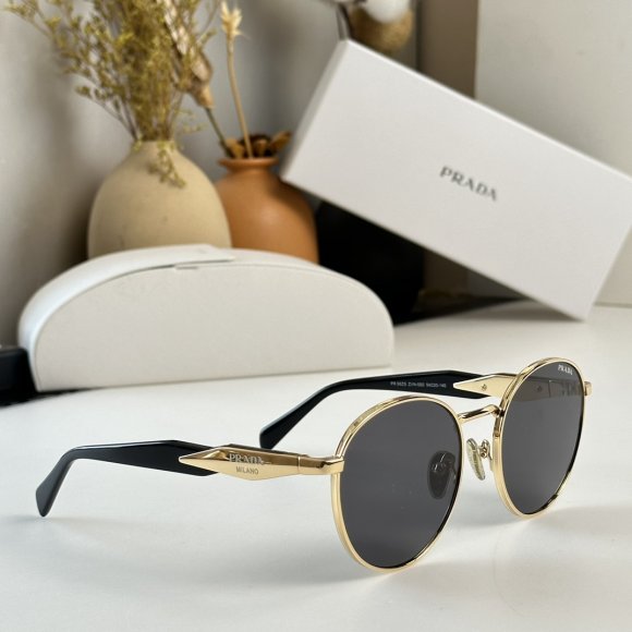 Prada - Солнцезащитные очки K2_2207PR10