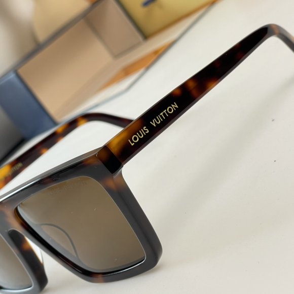 Louis Vuitton - Солнцезащитные очки K2_2402LV2 Louis Vuitton - Солнцезащитные очки K2_2402LV2