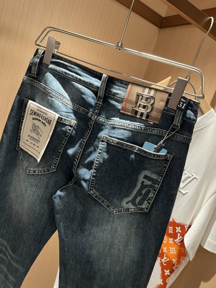 Burberry - Мужские штаны джинсы DF_0904BU1 Burberry - Мужские штаны джинсы DF_0904BU1