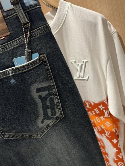 Burberry - Мужские штаны джинсы DF_0904BU1 Burberry - Мужские штаны джинсы DF_0904BU1