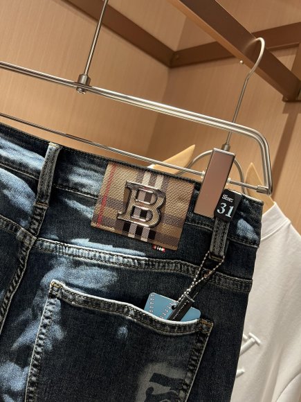 Burberry - Мужские штаны джинсы DF_0904BU1 Burberry - Мужские штаны джинсы DF_0904BU1