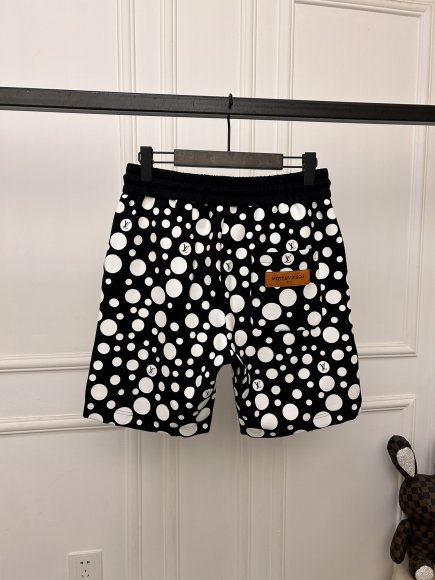 Louis Vuitton - Мужские шорты KN_0407LV3 Louis Vuitton - Мужские шорты KN_0407LV3