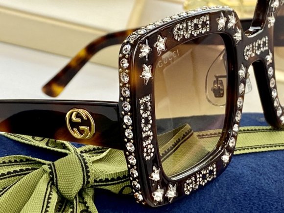 Gucci Солнцезащитные очки BO_1505GU1