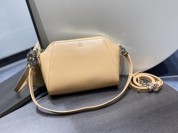 Givenchy XS Antigona Женская сумка мессендер GI_0802GI3