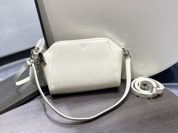 Givenchy XS Antigona Женская сумка мессендер GI_0802GI3