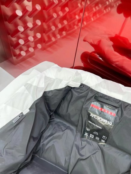 Prada - Мужская куртка пуховик SAD_3011PR1 Prada - Мужская куртка пуховик SAD_3011PR1