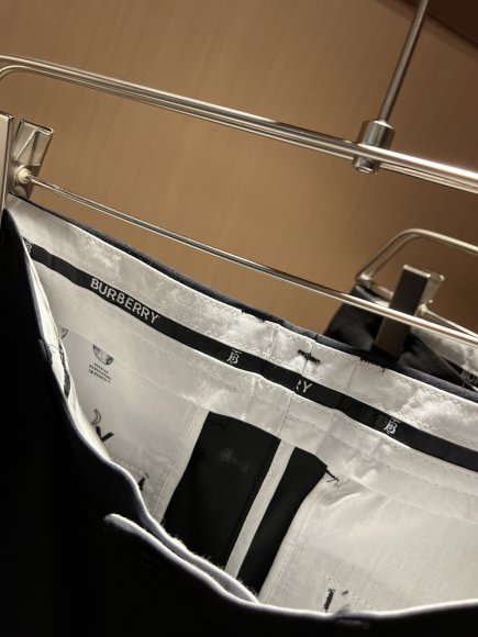 Burberry - Мужские штаны брюки DF_0904BU2 Burberry - Мужские штаны брюки DF_0904BU2