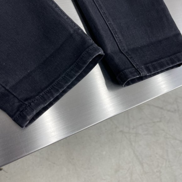 Fendi - Мужские штаны джинсы TJ_1609FE1 Fendi - Мужские штаны джинсы TJ_1609FE1