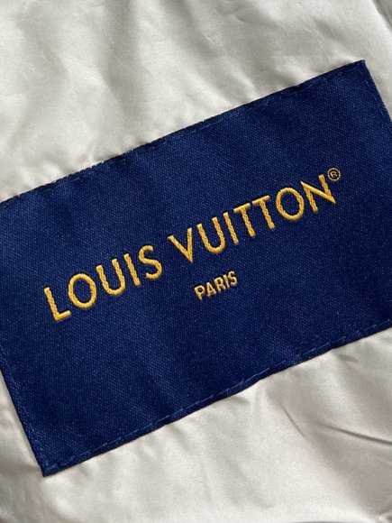 Louis Vuitton - Мужская куртка ветровка DZ_2810LV9
