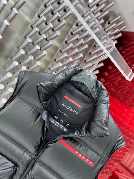 Prada - Мужская куртка жилет 2в1 CF_2609PR7 Prada - Мужская куртка жилет 2в1 CF_2609PR7