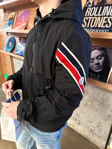 Moncler - Мужская куртка ветровка куртка DZ_0908MO4