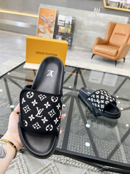 Louis Vuitton - Мужские шлепанцы RU_2805LV2
