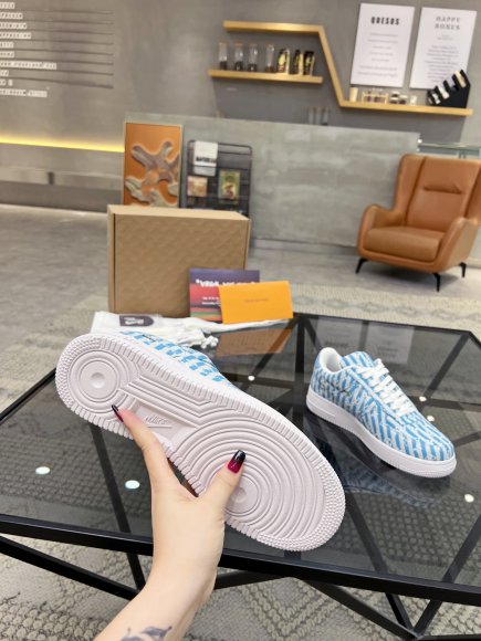 Louis Vuitton - Мужские кроссовки RU_2706LV2