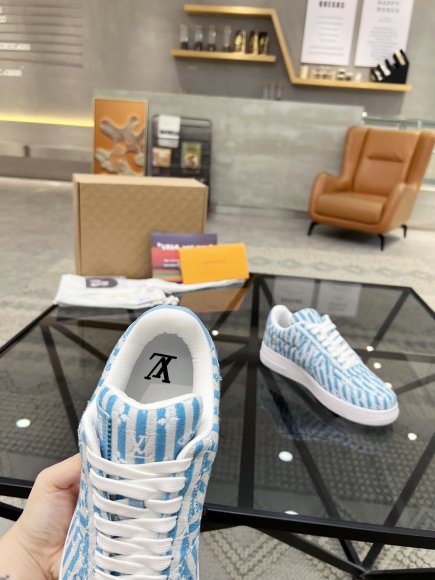 Louis Vuitton - Мужские кроссовки RU_2706LV2
