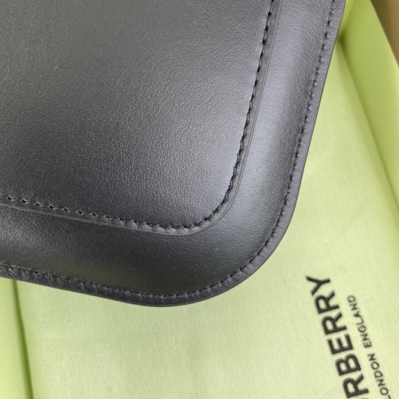 Burberry Сумка - чехол BU_1702BU6 Burberry Сумка - чехол BU_1702BU6