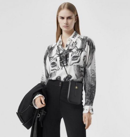 Burberry Сумка - чехол BU_1702BU6 Burberry Сумка - чехол BU_1702BU6