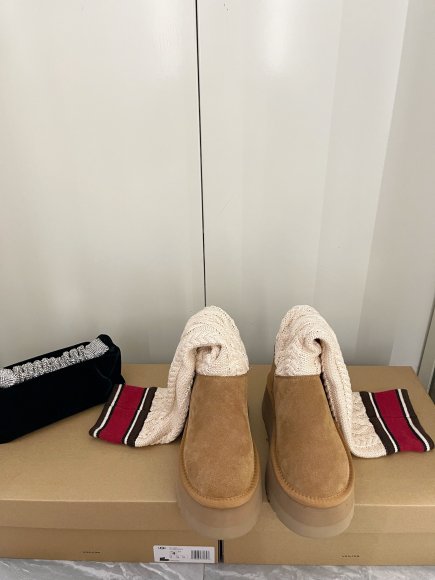 UGG - Женские сапоги ботинки ST3_2510UG2 UGG - Женские сапоги ботинки ST3_2510UG2