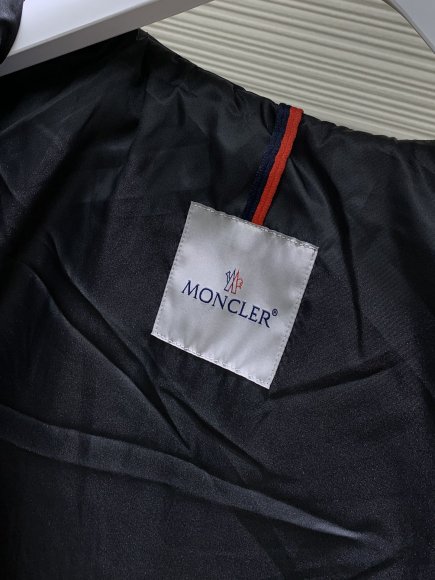 Moncler - Мужская куртка ветровка TI_1110MO2 Moncler - Мужская куртка ветровка TI_1110MO2